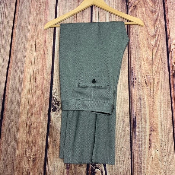 🌿5/$15 Banana Republic Logan Pleated Herringbone - Picture 3 of 7